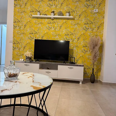 Ani Apartment *